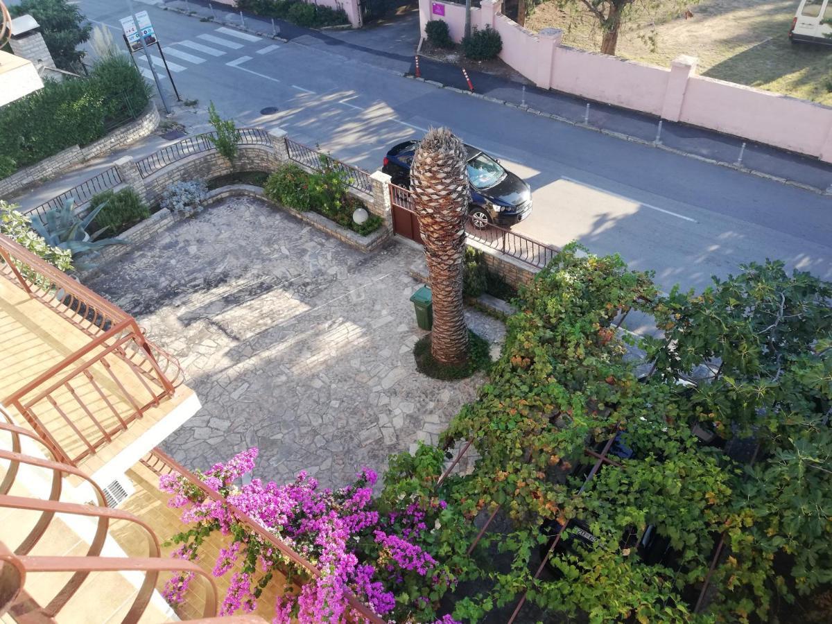 Danyja Apartments Свети свети Филип и Яков Екстериор снимка