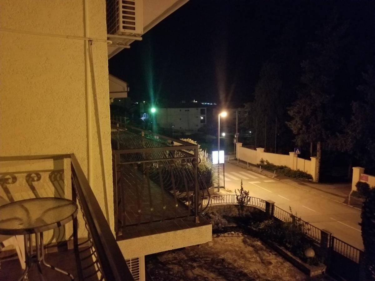 Danyja Apartments Свети свети Филип и Яков Екстериор снимка